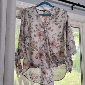 Women’s blouse, light gray/dark white